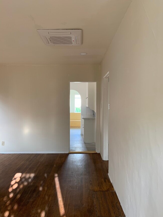 Foto del edificio - 4840 Ellenwood Dr