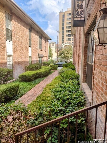 Foto del edificio - 7815 Broadway St