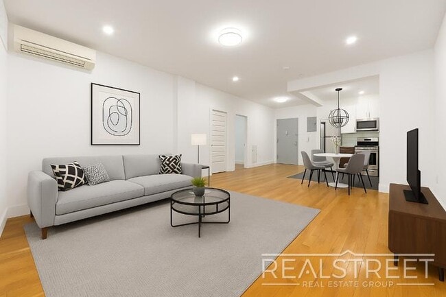 Building Photo - LUXURY LOFT in Queens!