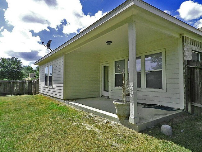 Foto del edificio - 802 Marksey Ct