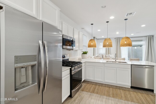 Foto del edificio - 5831 N 89th Dr