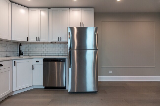 Foto del edificio - 1640 N Albany Ave