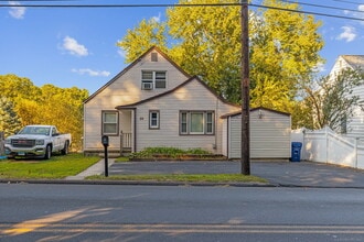 Building Photo - 35 Allings Crossing Rd