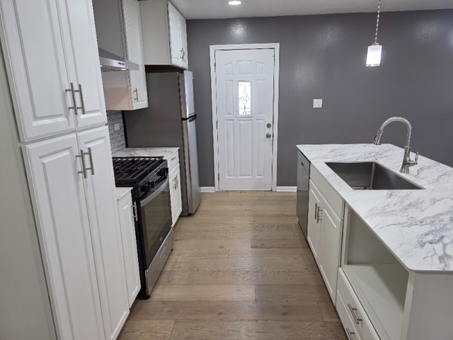 Photo - 310 Merrill Ave House