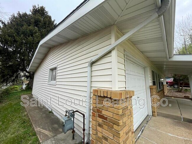 Building Photo - 3125 St Catherine St
