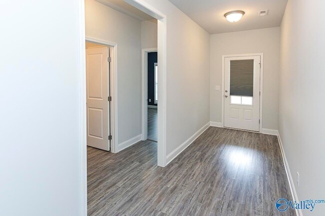 Building Photo - 125 River Springs Ct