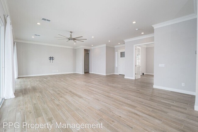 Foto del edificio - 3 br, 2.5 bath House - 11203 N Northfield St