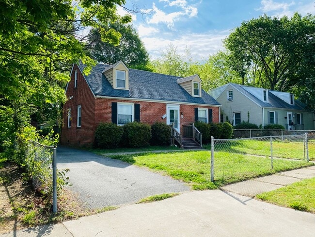 Photo - Adorable 3bdrm/1.5bth Cape-Cod  Located in Richmond's Southside!!  **NEWLY RENOVATED** House