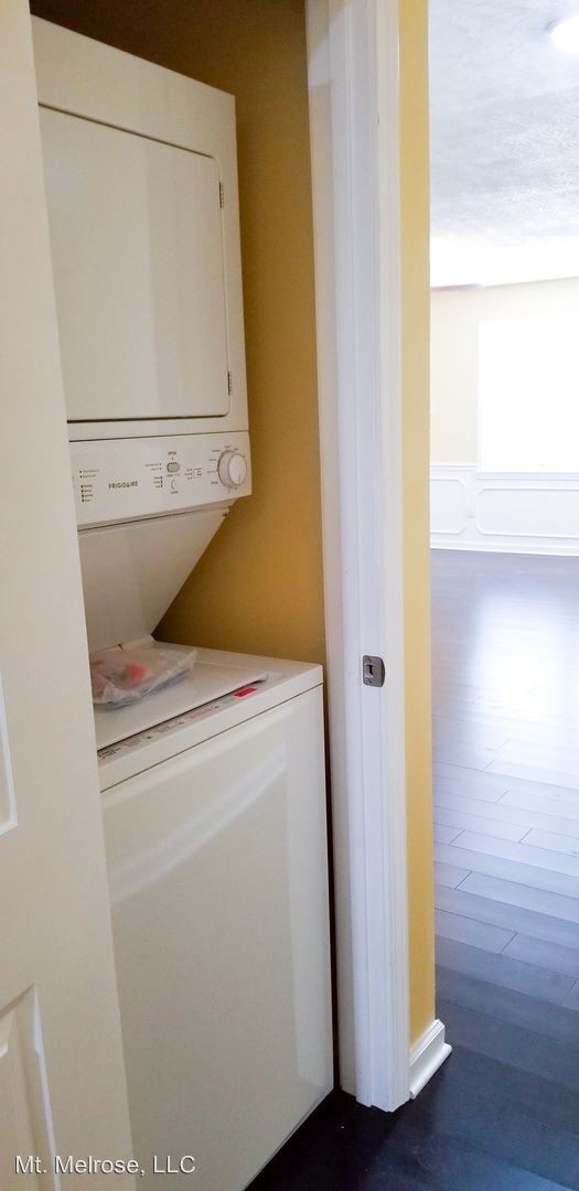 Foto del edificio - 417 Douglas Ave