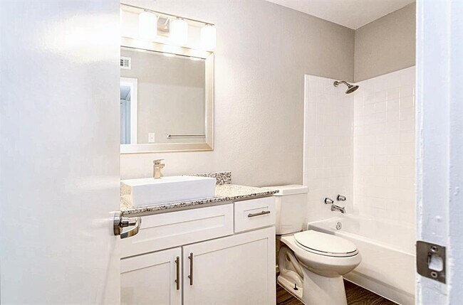 Foto del edificio - 3138 Manor Rd