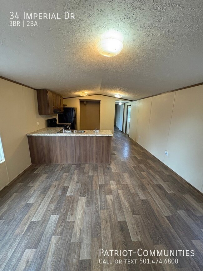 Foto del edificio - 34 Imperial Dr