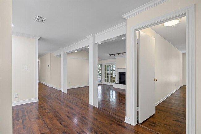 Foto del edificio - 7103 Mesa Dr