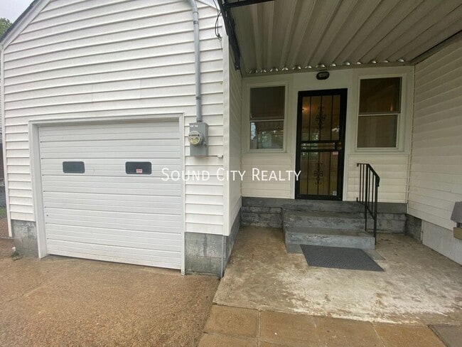 Building Photo - 265 Sunrise Ave