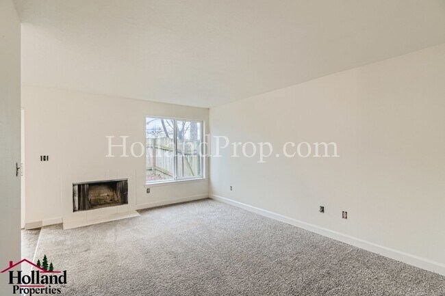 Building Photo - 2621 SE 174th Ave