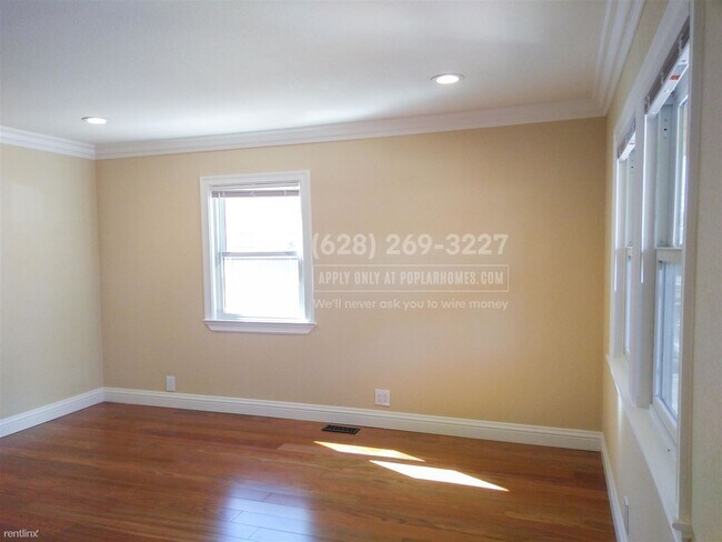 Building Photo - 2 br, 1.5 bath House - 1042 Eugene Ave Uni...