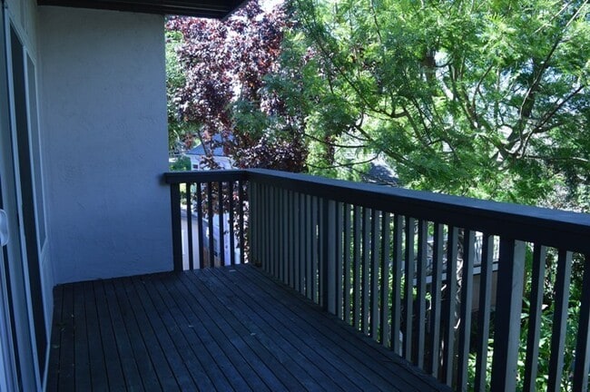 Building Photo - Spacious Two-Story Duplex Near Caledonia