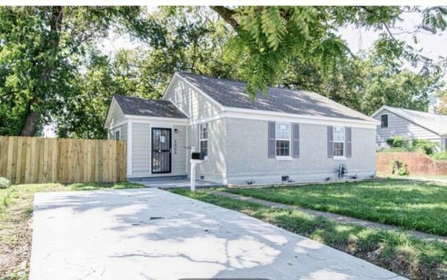 Building Photo - Stunning Newly Renovated Home Available fo...