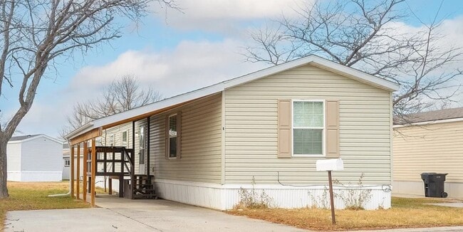 Building Photo - 6 Northglen Dr