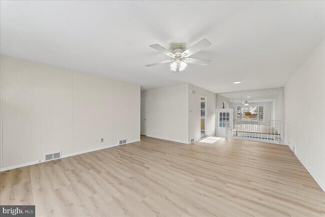 Foto del edificio - 201 Trimble Blvd