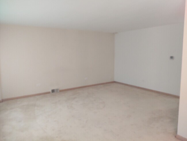 Living Room - 4310 Oakton St