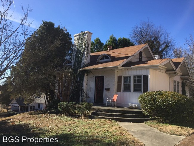 Building Photo - 3 br, 1 bath House - 515 Elm Ave
