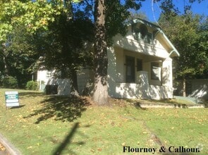 Building Photo - 1901 17th Ave