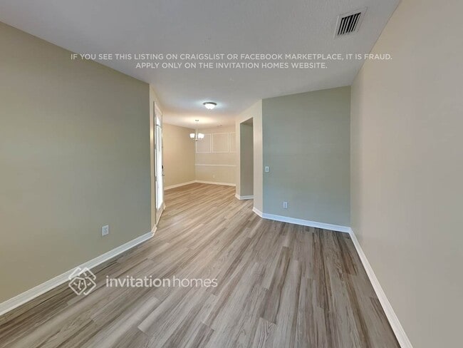 Building Photo - 901 Benton Dr
