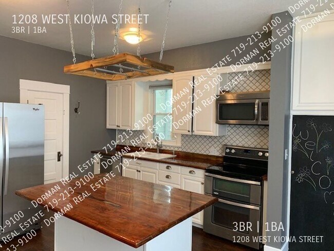 Building Photo - West side Rancher