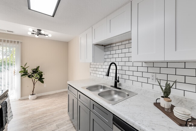 Interior Photo - Emerald Square Villas