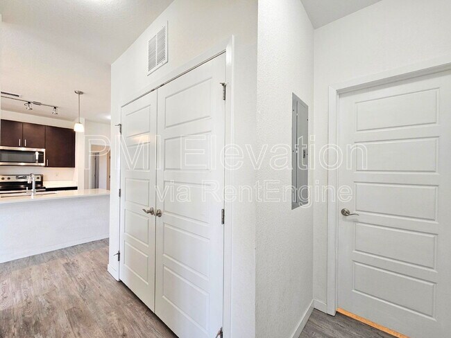 Foto del edificio - 9220 Wilde Ln