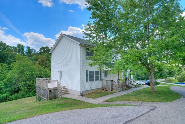 Building Photo - 3326 Yellow Sulphur Rd