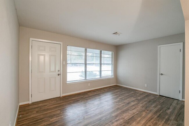 Foto del edificio - 10318 Homestead Rd