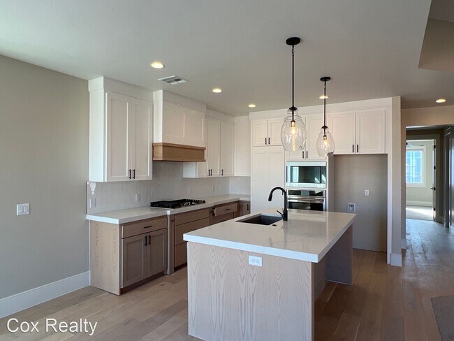 Foto del edificio - 4 br, 3 bath House - 449 E 4235 S