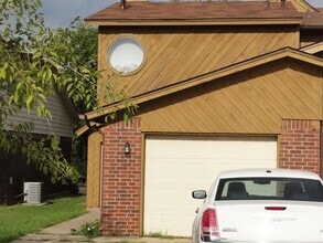 Building Photo - 3206 Ridgecrest Ct