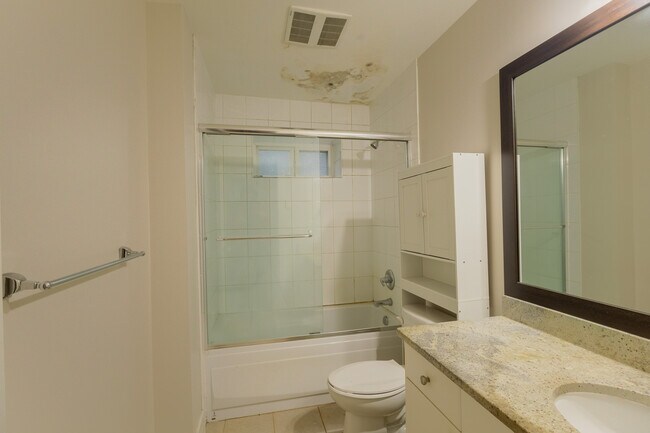 Photo du bâtiment - 14843-14863 63 Ave