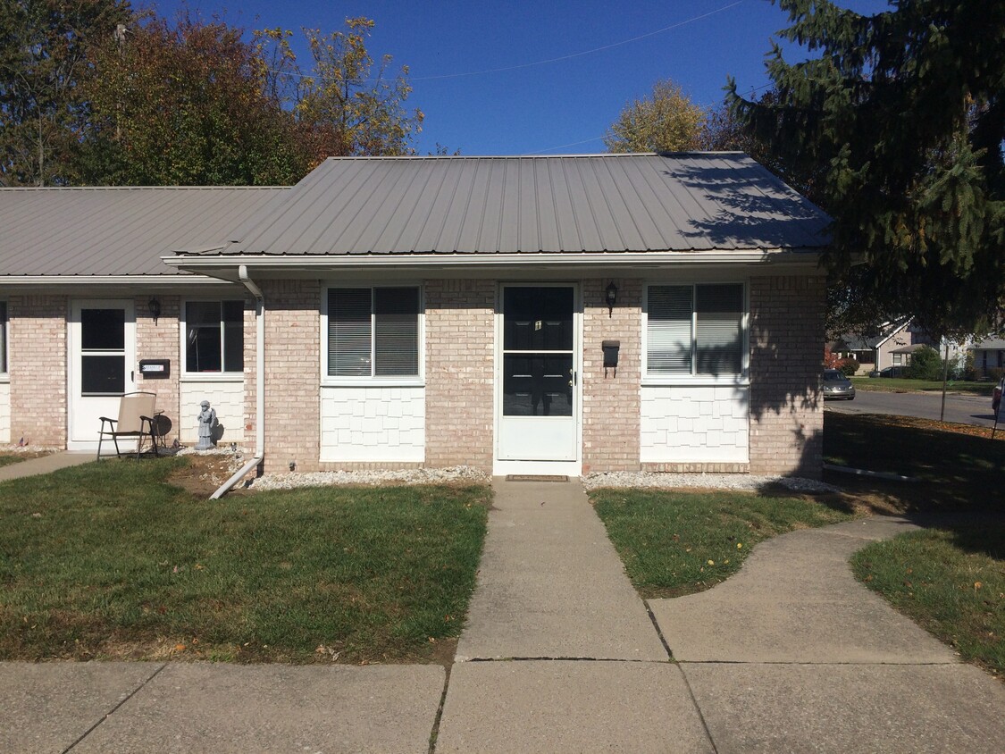 Foto principal - 5243 Main St