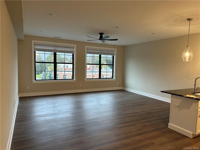 Building Photo - 1756 NY-9D
