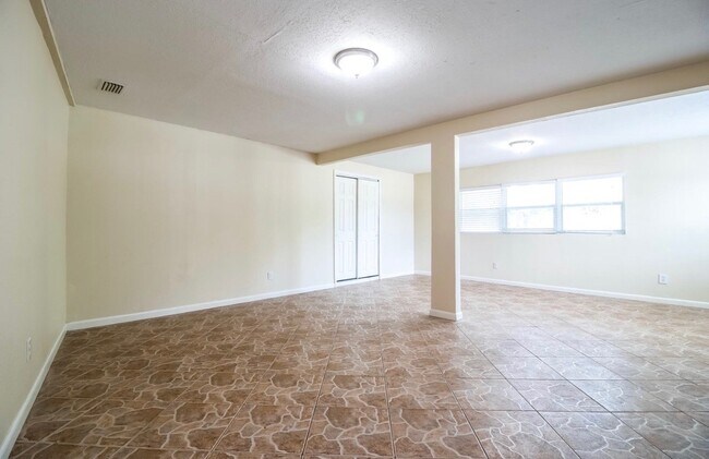 Foto del edificio - 2313 Dunbury Ct