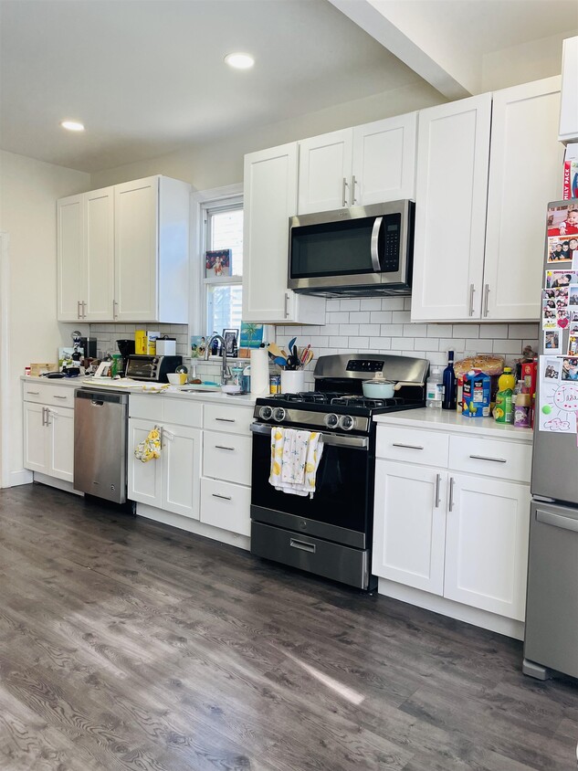 632 Chase Ave Unit 2, Lyndhurst, NJ 07071 Condo for Rent in Lyndhurst