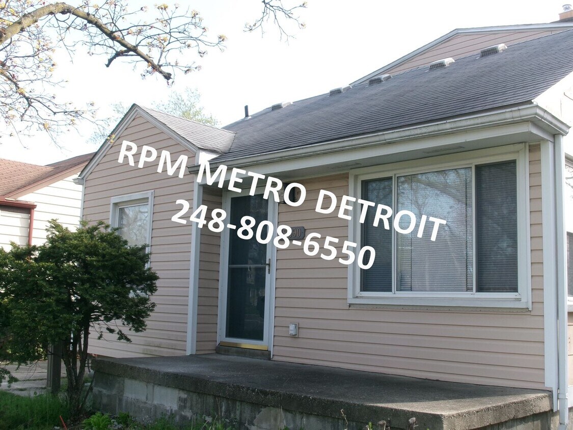 Foto principal - Move in Ready 5 Bedroom Bungalow in Redford