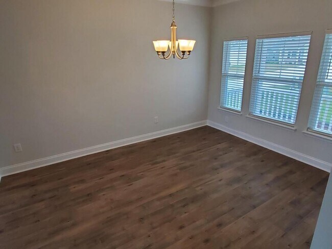 Building Photo - 711 Little Fawn Way