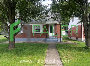 Building Photo - 4405 Elliot Ave