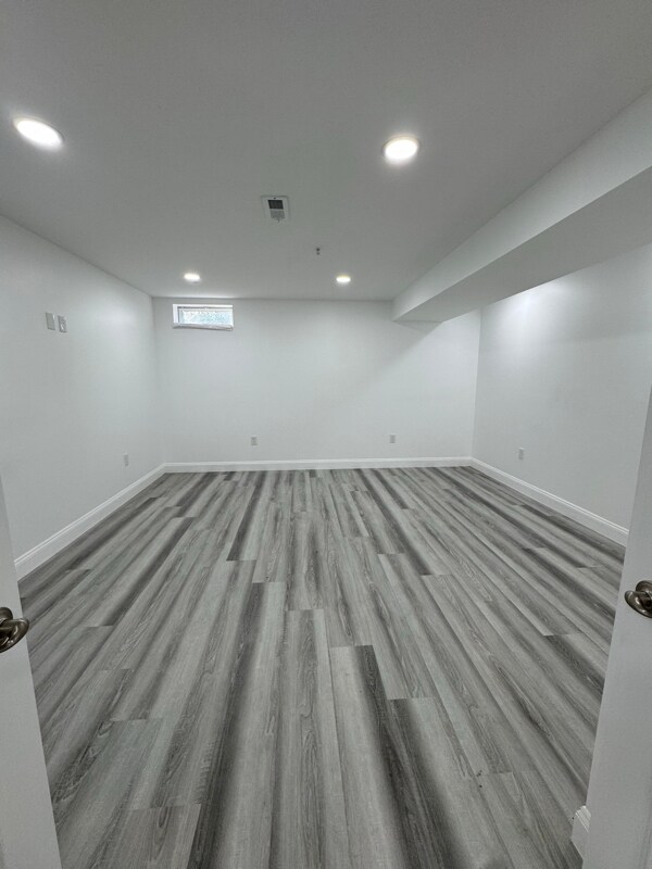 Foto del edificio - 8611 Lonicera Ct