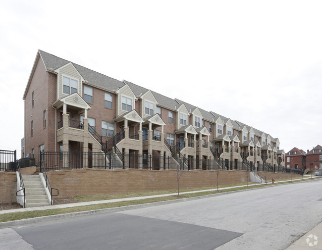 Foto del edificio - Rose Hill Townhomes