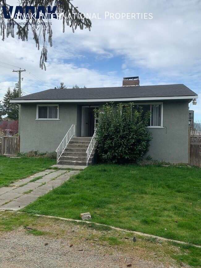 Photo du bâtiment - 2 Bed / 1 Bath Upper Unit in Maple Ridge