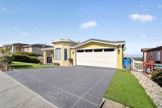 Building Photo - 208 Goodwin Dr