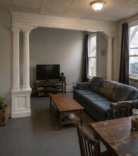 Building Photo - 68 Birch St