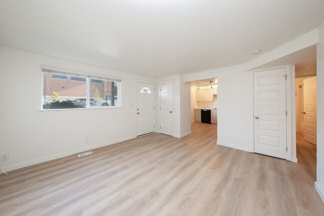 Building Photo - North End 4-Plex