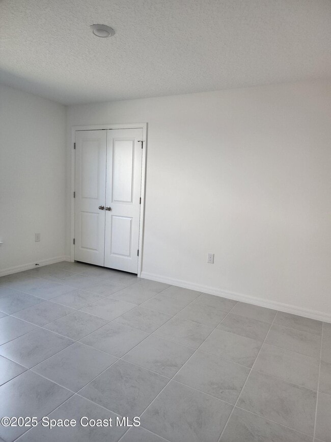 Building Photo - 2211 San Filippo Dr SE