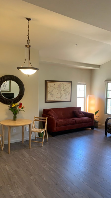 Foto del edificio - 412 N Cloverdale Blvd